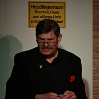 Dreimal schwarzer Kater - Foto