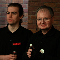 Dreimal schwarzer Kater - Foto